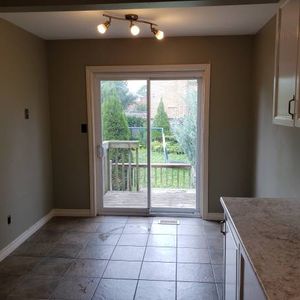 Beautiful 3 bedroom house for rent! - Photo 2