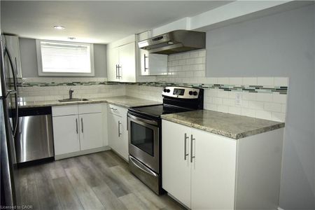 For Lease - 2176 Queensway Drive Unit# 2, Burlington, Ontario - Photo 2