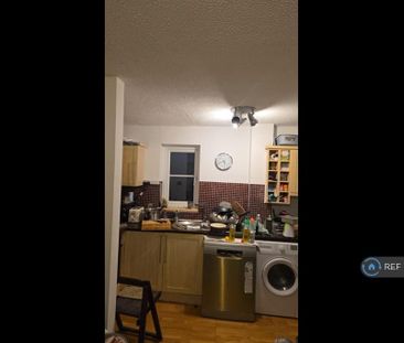 1 bedroom semi-detached house to rent - Photo 2