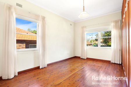 38 Simmons Road, Kingsgrove, NSW 2208 - Photo 3