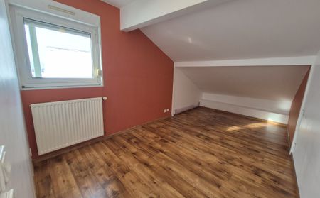 FRASNE - APPARTEMENT T4 - TERRASSE - CELLIER - GRAND GARAGE - Photo 4