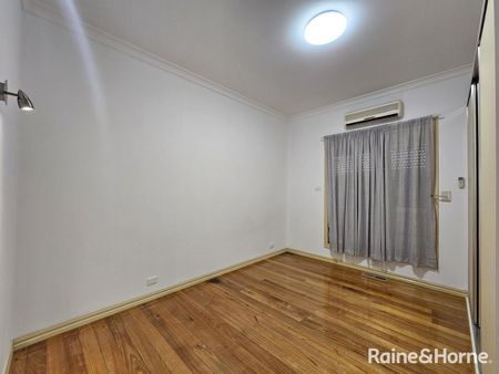 50 Cornwall Road, Sunshine, VIC 3020 - Photo 4