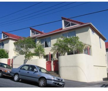 Fully furnished City Townhouse with Garage - Photo 5