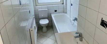 2-Zimmer Wohnung renoviert ab 01.12.25 - Photo 1