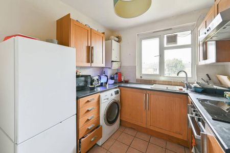 3 bedroom flat to rent - Photo 5