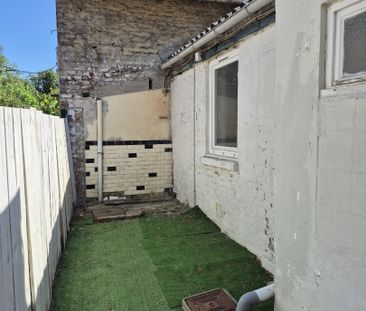 Location Appartement 1 pièce 35m² HENIN BEAUMONT 62110 - Photo 4
