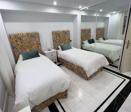 4 bedroom luxury Apartment for rent in Puerto Banus, Spain - Photo 3