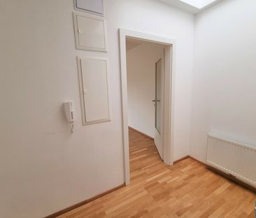 Top 2-Zimmer Stilaltbau mit Balkon + Garagenstellplatz im SERVITENV... - Foto 3