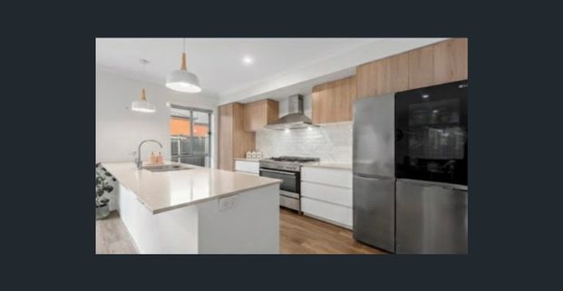 🏡 Stylish & Spacious Family Home in Lara – $580 per week - Photo 1