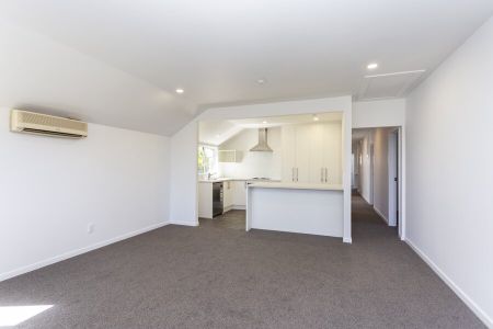 Newly renovated 7 bedroom student accommodation! - Photo 4