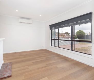 FRESHLY RENOVATED 3 BEDROOM HOME - Photo 4