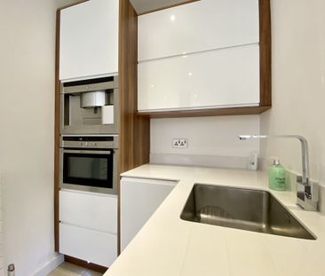 Manera Apartments, 46 King Street West - Photo 4