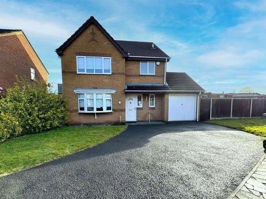 Isis Grove, Willenhall, WV13 - Photo 1