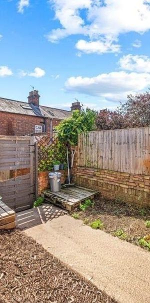 2 bedroom terraced house to rent - Photo 1