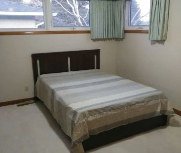 UC — 4 Bedrooms Room For Rent - Photo 1