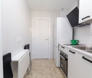 Calle Martínez Maldonado, Málaga, Andalusia 29007 - Photo 6