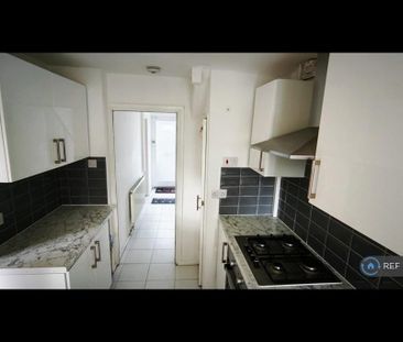 3 bedroom terraced house to rent - Photo 6