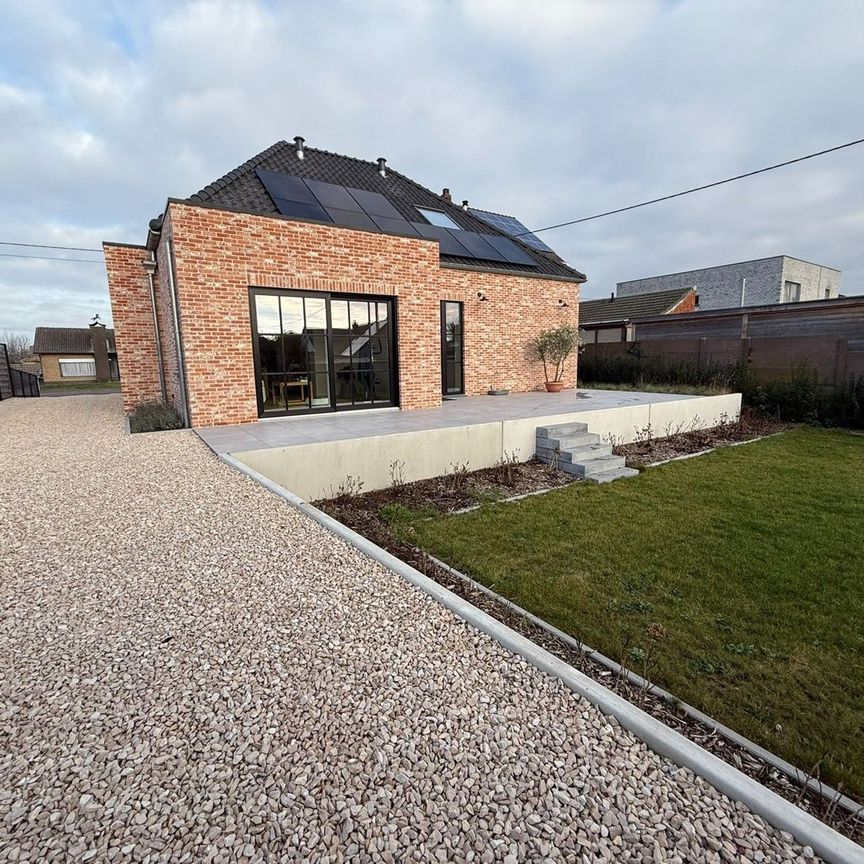 Prachtig instapklare woning met 3 slaapkamers en grote tuin te Leopoldsburg. - Photo 1