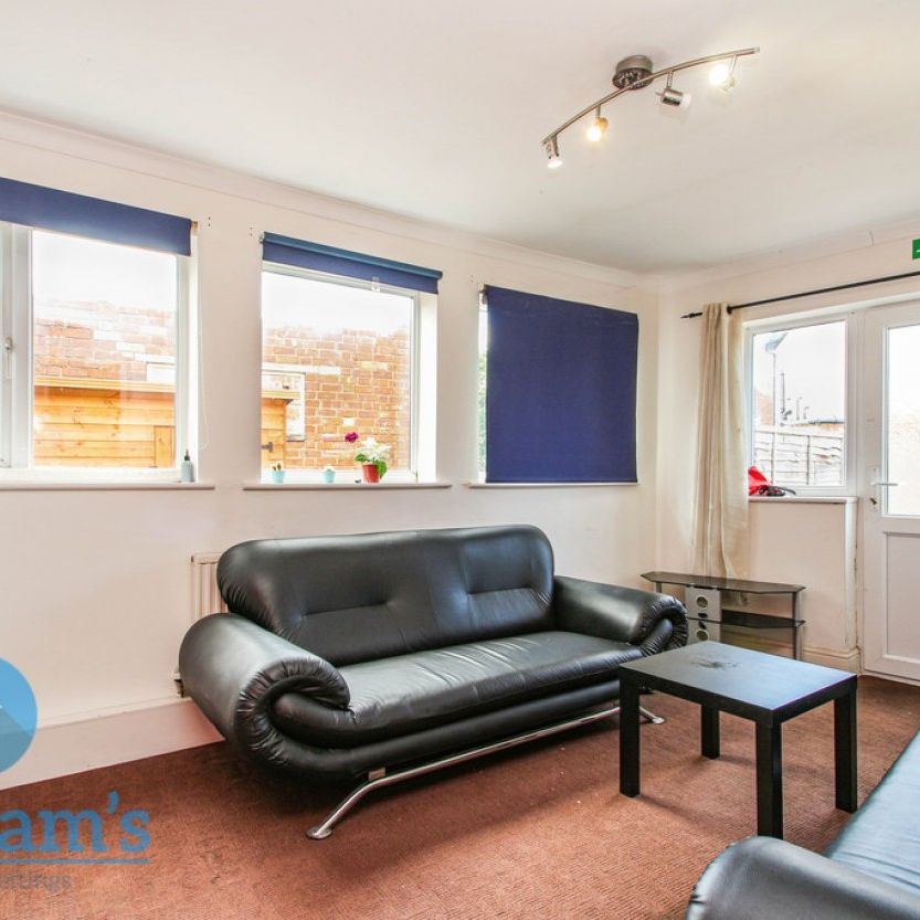 1 bed Shared House for Rent - Photo 1