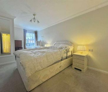 The Hart, Farnham, Surrey, Surrey, GU9 - Photo 5