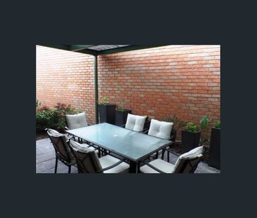 Spacious Unit! - Photo 5