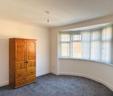 Chairborough Road, High Wycombe - Photo 2