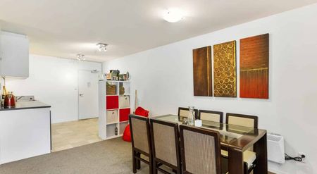 Large Studio Living! - Photo 5