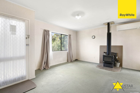 3 bedroom property in Ranui - Photo 4