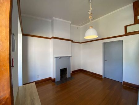 2 Bedrooms Petone - Photo 4