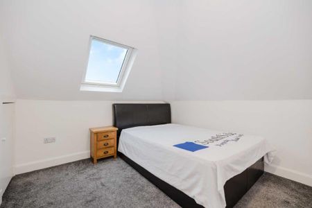 5 bedroom flat share to rent - Photo 3