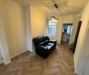 3 bedroom terraced house to rent - Photo 3