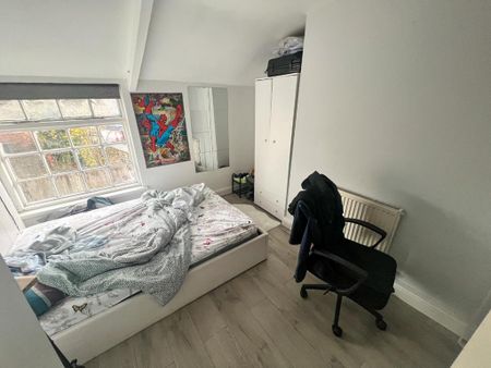 8 bedroom private hall to rent - Photo 2