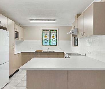 Updated 4-bedroom family home in a prime location - Photo 5