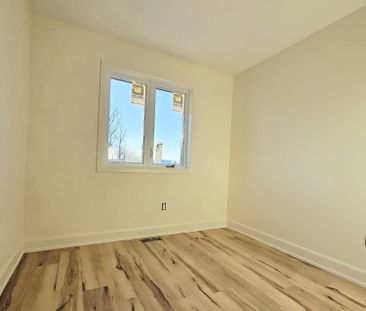 For Lease - 321 Voyageur Place, Russell, Ontario - Photo 3