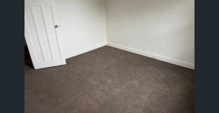 Oversized Top-Floor 2-Bedroom Unit with Sunroom & Park Views - Photo 5