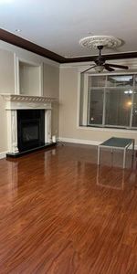 beautiful spacious bright upper south Vancouver house -available now - Photo 4