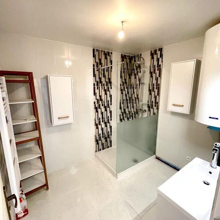 Location Appartement 3 pièces 64m² CHALONS EN CHAMPAGNE 51000 - Photo 3