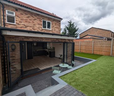 3 Bed End Terrace, Barlow Close, SM6 - Photo 5