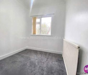 2 bedroom property to rent in Westcliff On Sea - Photo 6