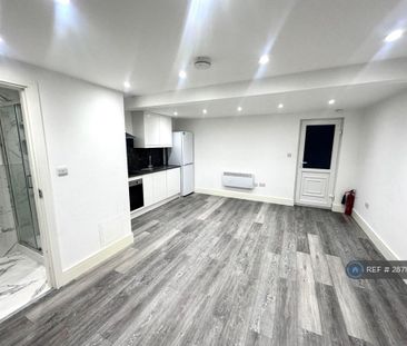 Studio to rent - Photo 4