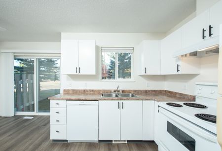 Grove Estates - Photo 3