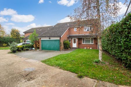 4 bedroom detached house to rent - Photo 3