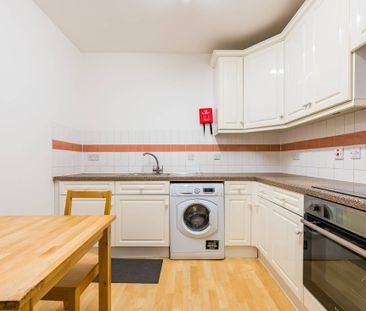 McAulay Court, Bow, E3 - Photo 4