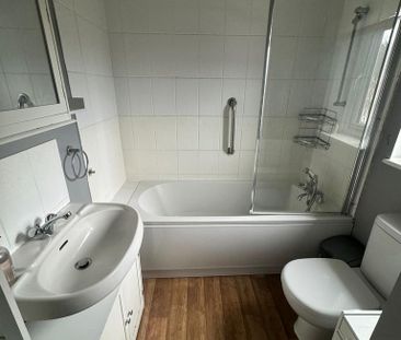 2 bedroom semi-detached house to rent - Photo 5