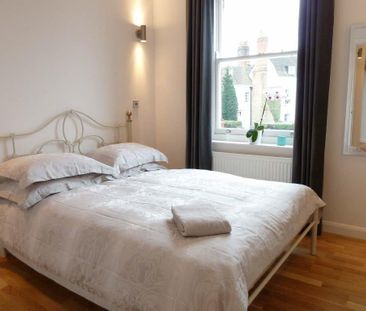 Woodcote Road, Epsom, Surrey, KT18 7QS - Photo 2