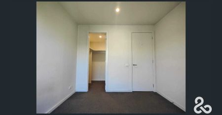 PERFECT START IN UNI HILL - Photo 3