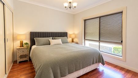 Modern, Low-Maintenance Living in a Convenient Lalor Location! - Photo 4