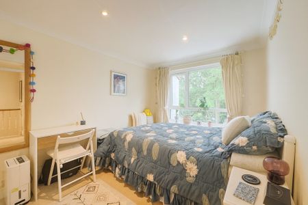 2 Bedroom Manor House, Leopold Road, Wimbledon - Photo 5