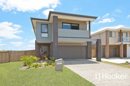 Location, Convenience & Modern Living With Ducted Air Con! - Photo 2
