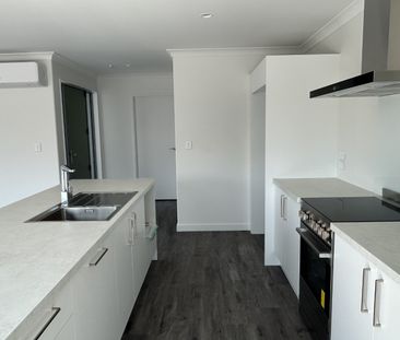 Brand new 3 bedroom townhouse available now - Photo 6